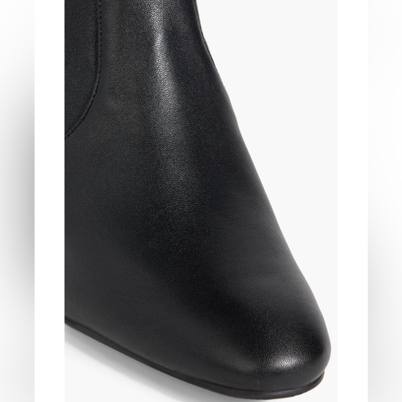 STUART WEITZMAN
Allshine 60 embellished leather ankle boots size 9
$695
Black - Picture 4 of 16